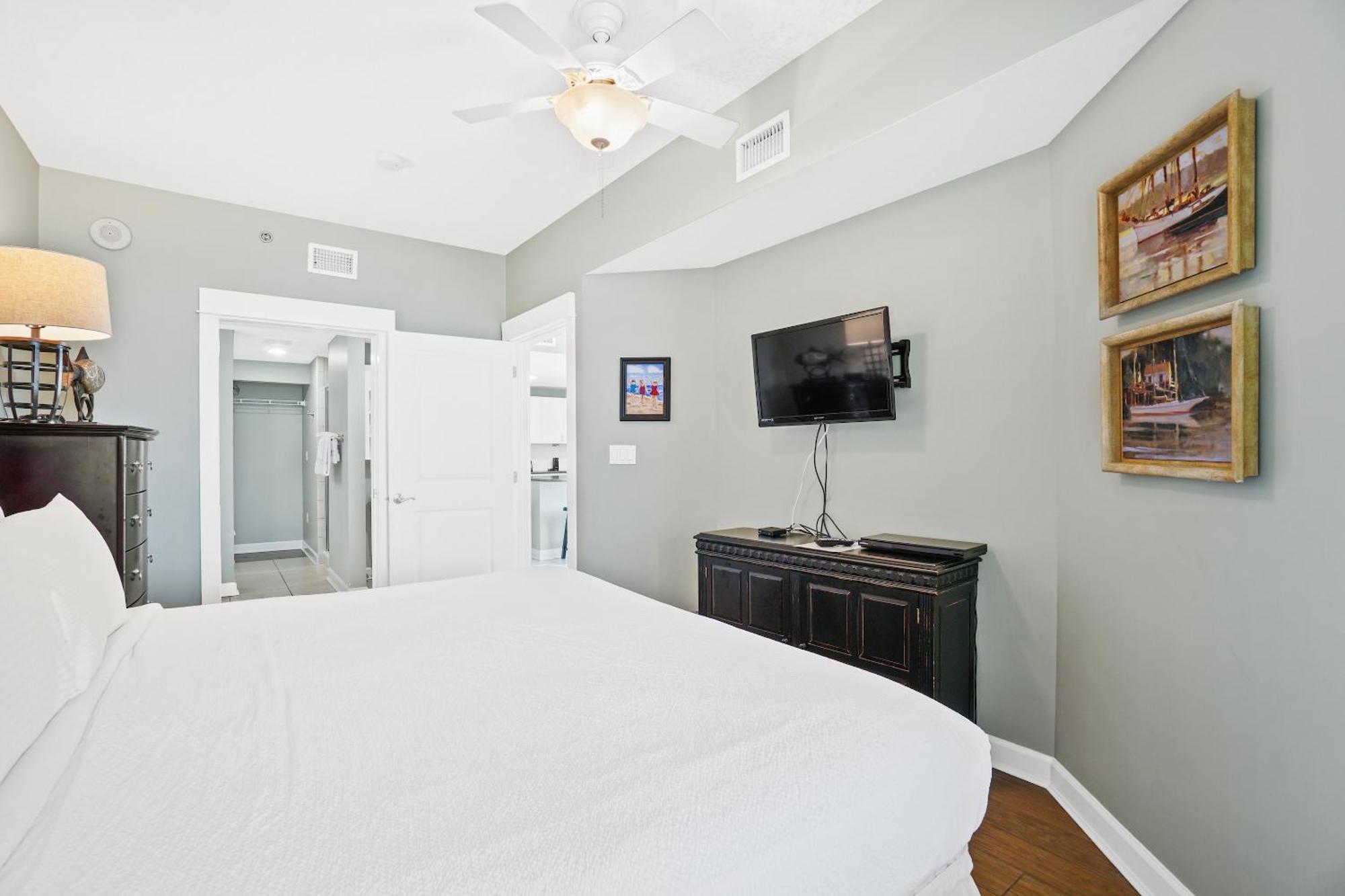 Grand Panama Beach Resort Pet Friendly Rentals By Panhandle Getaways Panama City Beach Room photo