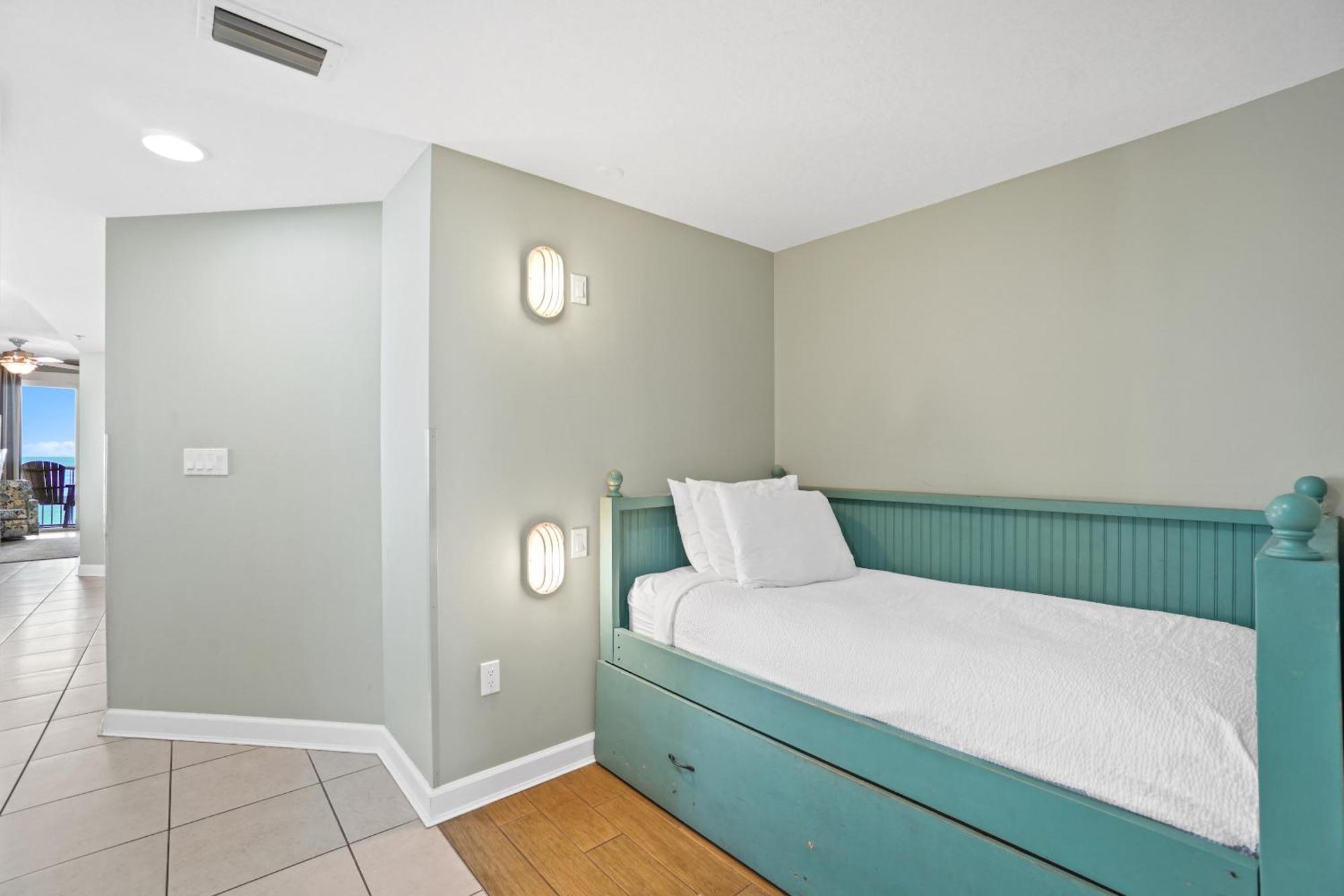 Grand Panama Beach Resort Pet Friendly Rentals By Panhandle Getaways Panama City Beach Room photo