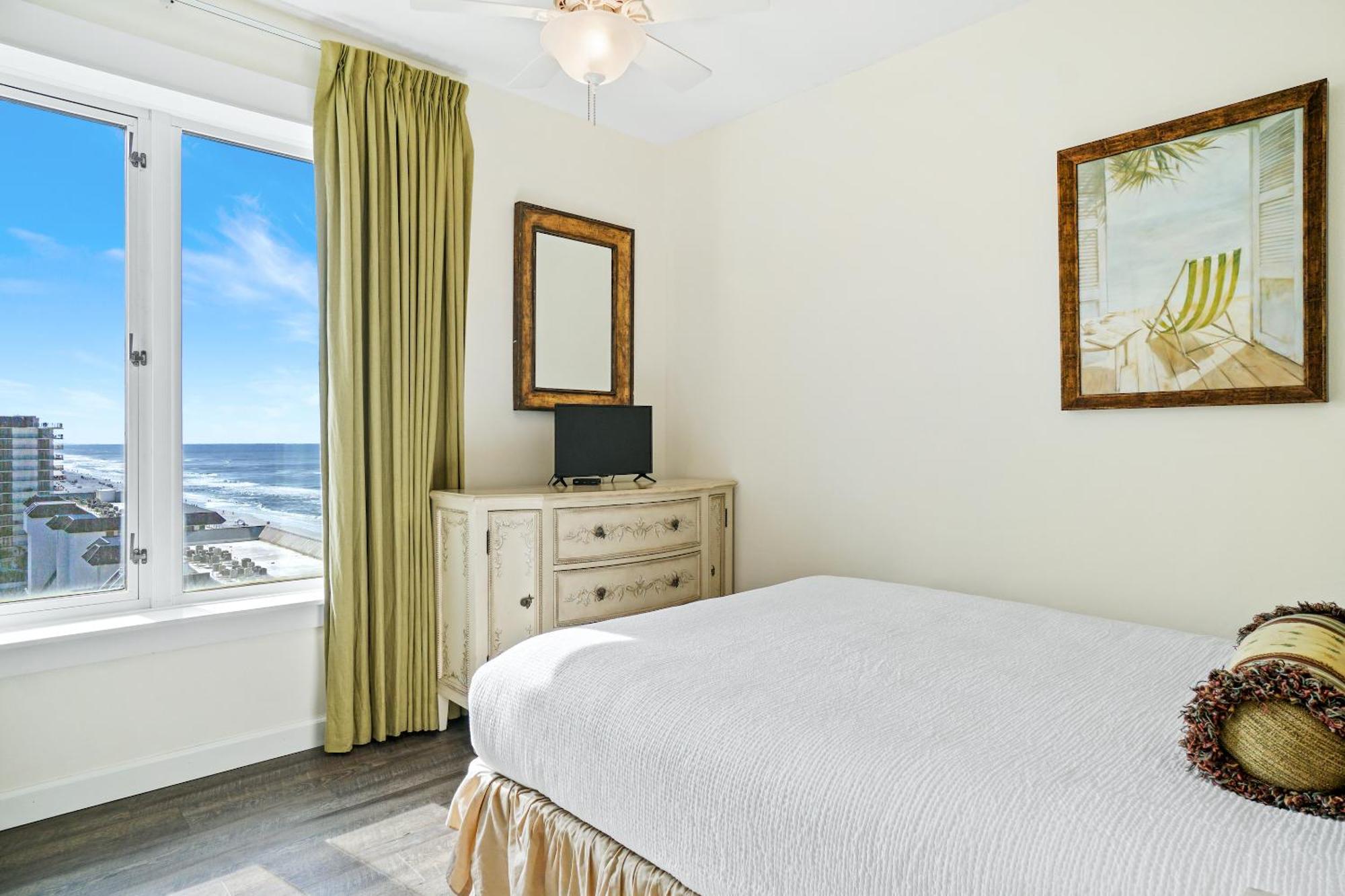 Grand Panama Beach Resort Pet Friendly Rentals By Panhandle Getaways Panama City Beach Room photo